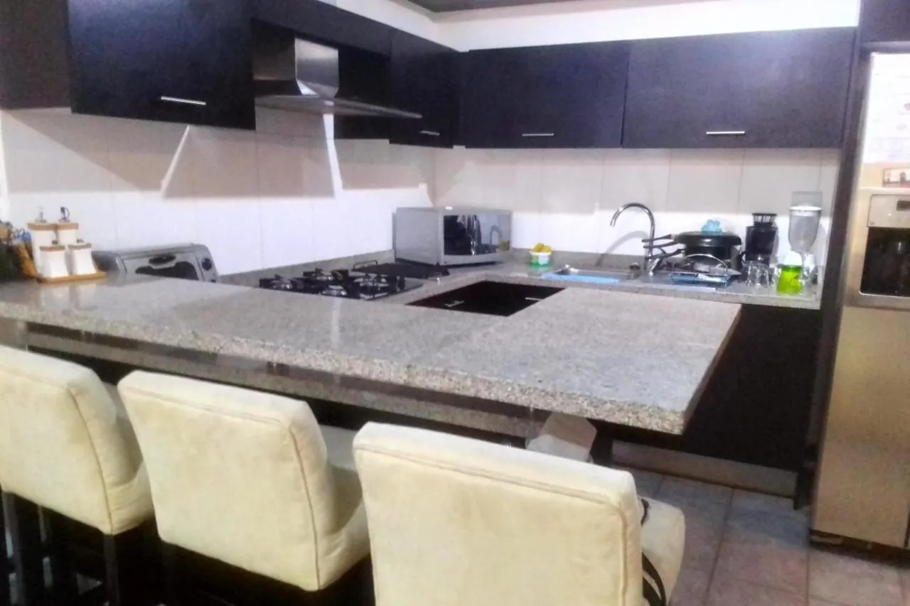 1430 Luxury Suite Edificio Avadell- Bellavista-Quito Ecuador
